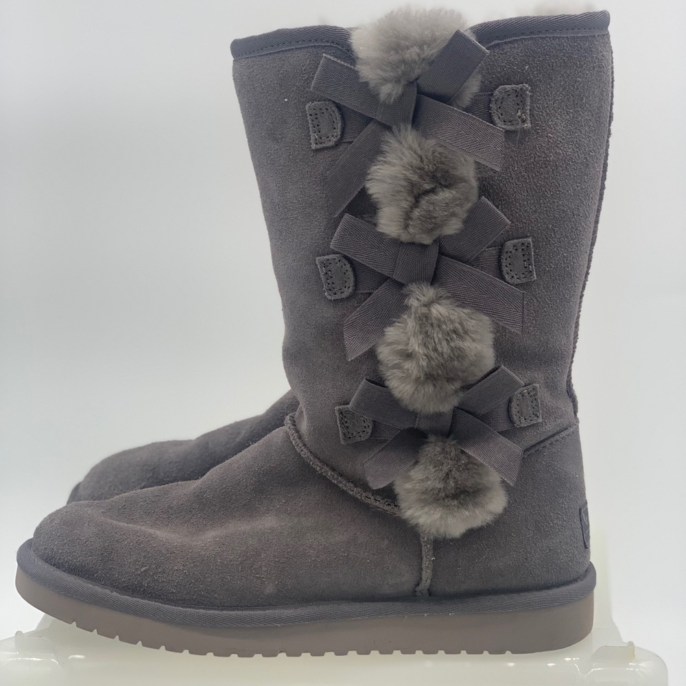 Selling Koolaburra by UGG booties.